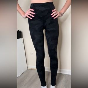 Black Camo Lulu Lemon Align Leggings size 6